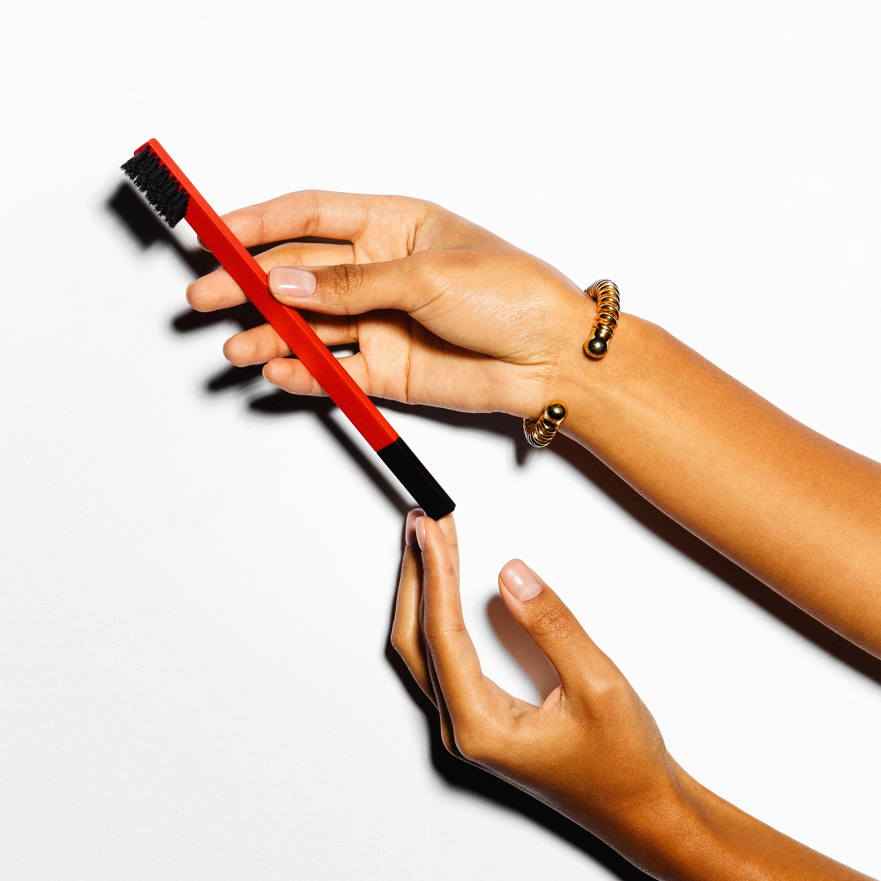 Scarlet Eclipse Medium Toothbrush - Image 2