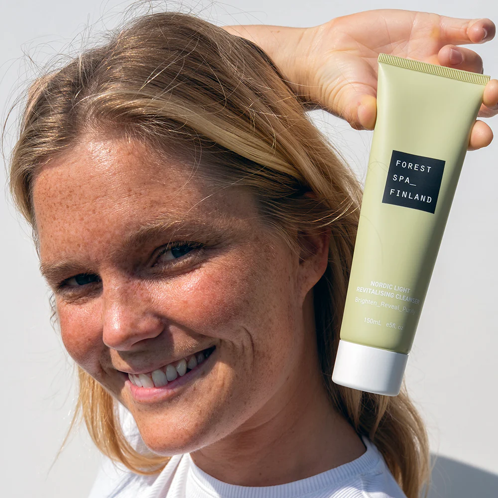 Nordic Light Revitalising Cleanser 150ml - Image 3