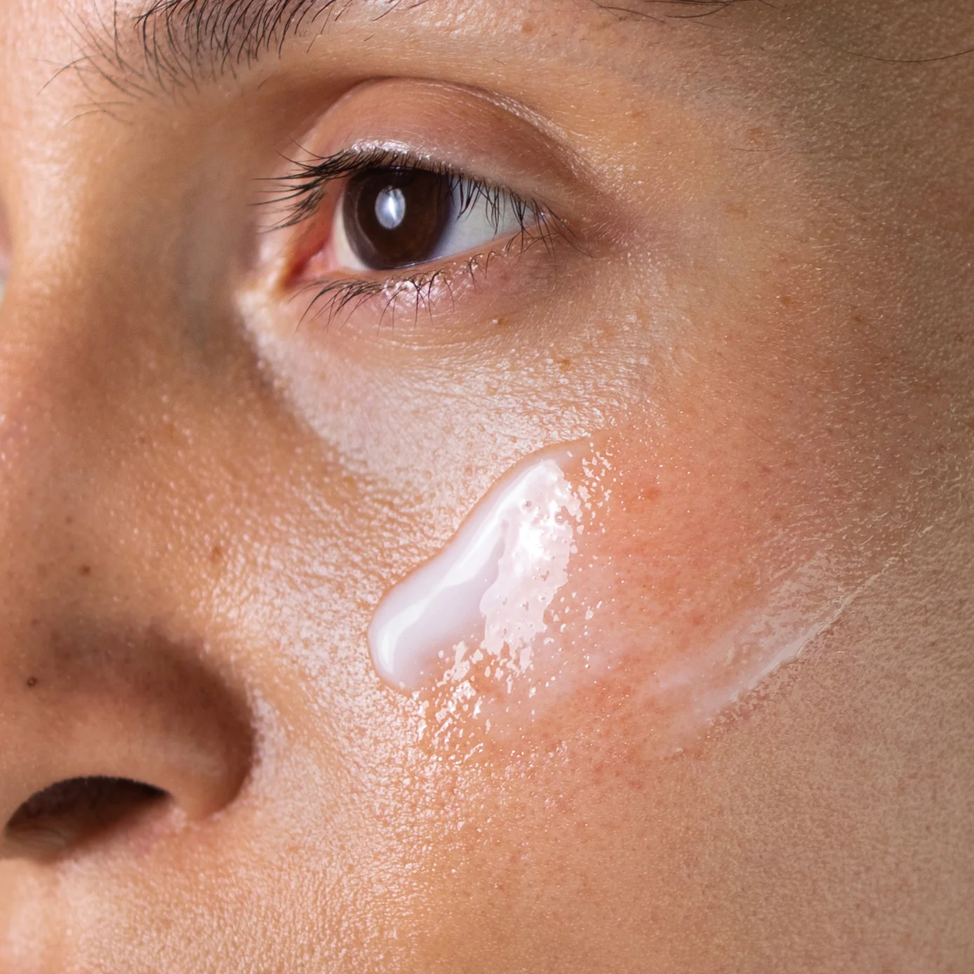 Radiance Repair Daily Renewal Serum 30ml - Image 3