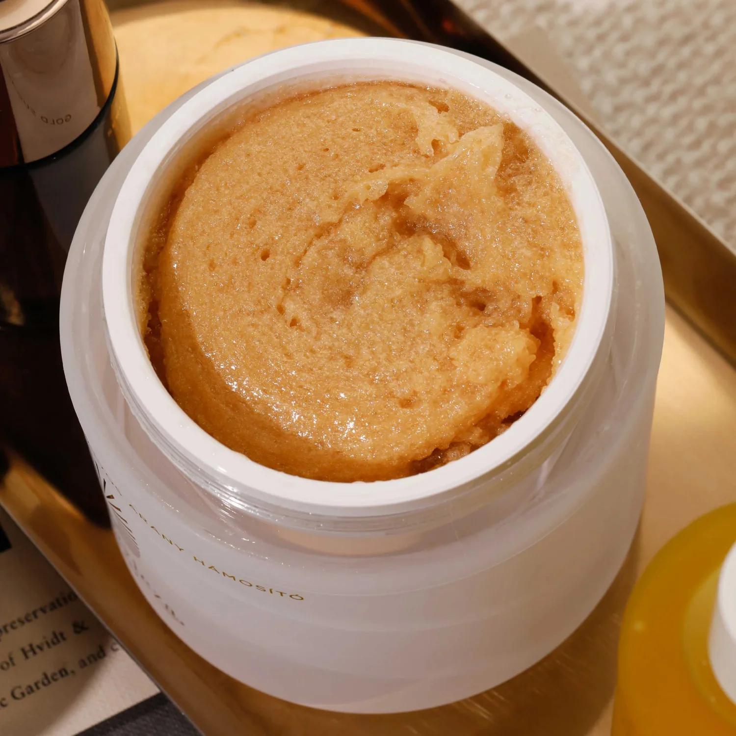 Gold Sugar Scrub 200ml - Image 3